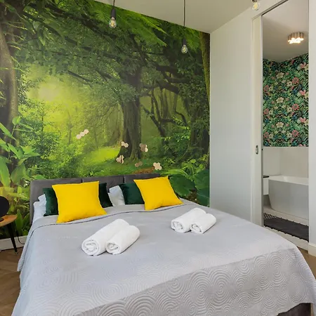 Royal Garden In Wilanow By Renters شقة *