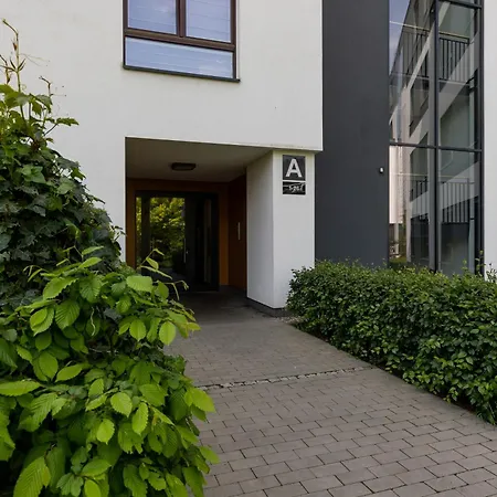 Royal Garden In Wilanow By Renters شقة *